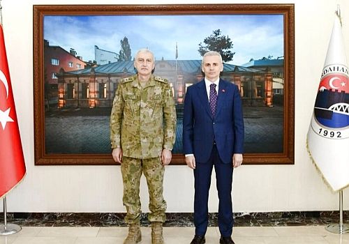 Erzurum 9. Kolordu Komutanı Tümgeneral Akyıldız’dan Vali Çiçekli’ye Ziyaret