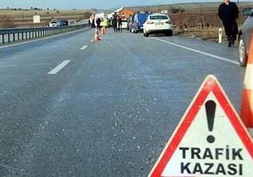 Erzurum-Ardahan kara yolunda kaza yapan tır trafiği aksattı