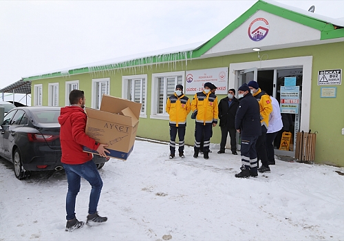 Erzurum ve Tunceli'deki huzurevi ve bakımevlerinde Kovid-19 aşısı yapılıyor
