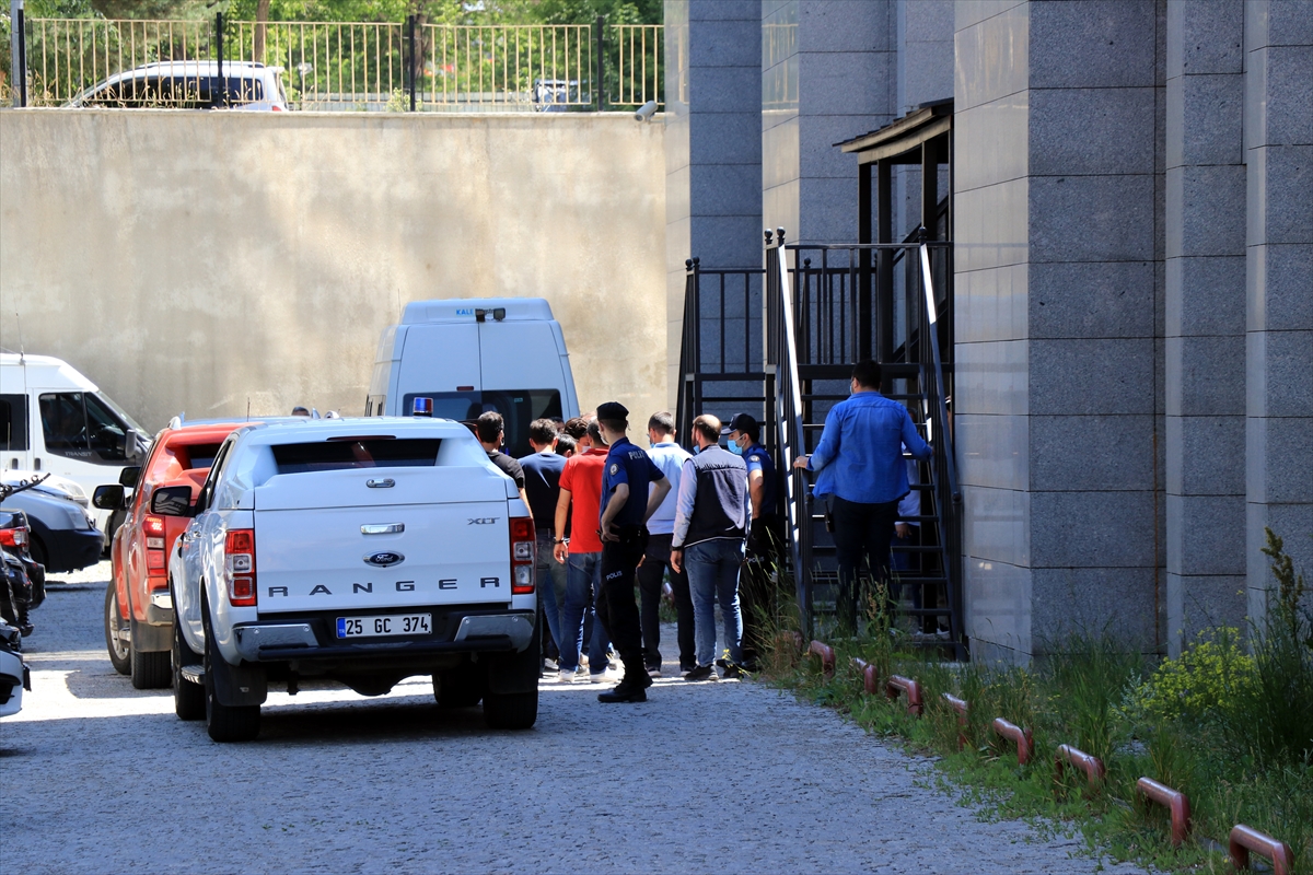 Erzurum'da yakalanan 2 terörist adliyeye sevk edildi
