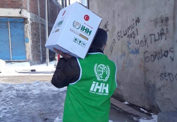 Erzurum'da yetim ve ihtiyaçlı 100 aileye gıda yardımı yapıldı