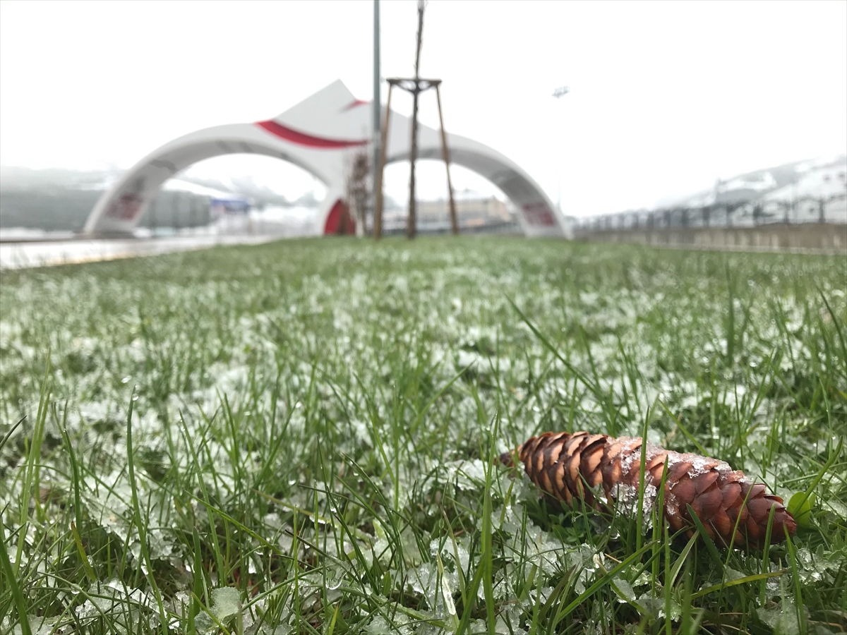 Erzurum’un yüksek kesimleri beyaza büründü