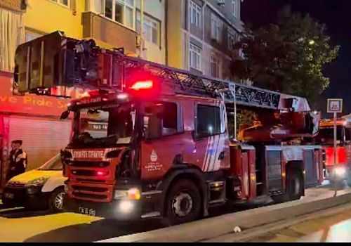Esenler’de apartmanda korkutan yangın: 15 kişi dumandan etkilendi