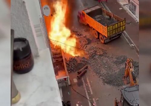 Esenyurt'ta doğal gaz borusunun delinmesi sonucu patlama oldu 