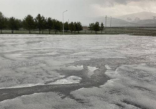 Fındık Büyüklüğünde Dolu Yağdı: Ardahan-Damal Yolu Beyaza Büründü