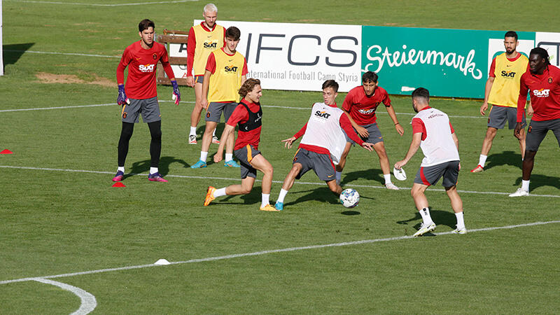 Galatasaray, günü çift antrenmanla tamamladı