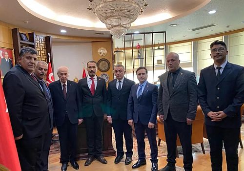 Gazeteci Dinçer Aktemur, MHP den Ardahan Belediye Başkanı aday adaylığı başvurusunu MHP genel merkezinde yaptı