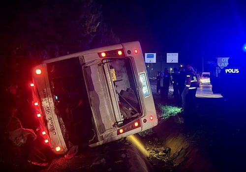 Gebze’de işçi servisi devrildi: 8 yaralı