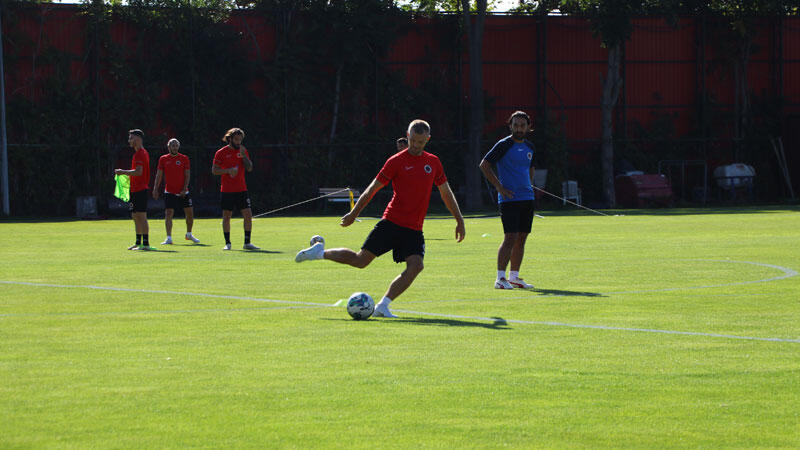 Gençlerbirliği Teknik Direktörü Metin Diyadin: Yasağın olduğu bir yerde hedef söylemek mümkün değil