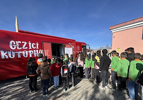 Gezici Kütüphane Ardahan  Arpaşen’de Çocukları Kitaplarla Buluşturdu