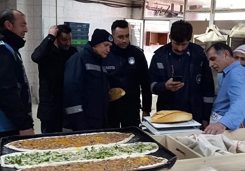 Göle Belediyesi halk sağlığını korumak amacıyla ilçedeki fırınlarda denetim yaptı.
