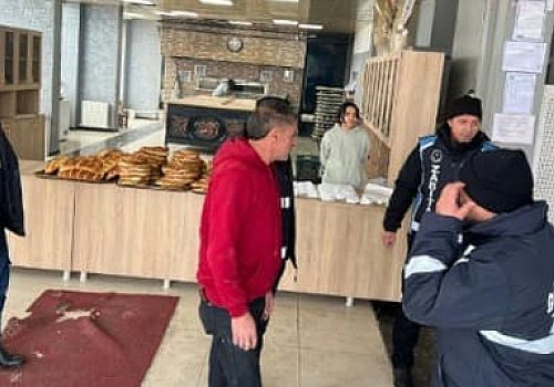Göle Belediyesi zabıta ekipleri tarafından fırınlarda ekmek gramaj ve hijyen denetimi gerçekleştirildi