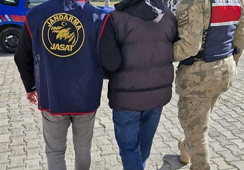 Göle de üst ve araç aramasında 5 ruhsatsız tabanca ele geçirildi.