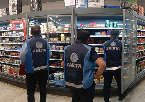 Göle’de Zabıta Ekiplerinden Kurumsal Marketlere Sıkı Denetim: Son Tüketim Tarihi Geçen Ürünlere Ceza