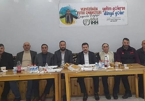 Göle İHH, Hayırsever iş insanlarının katkılarıyla yetim, yoksul ve öğrencilerle iftar programı düzenledi