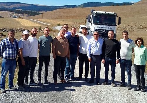 Göle Kalecik-Yeniköy Köy Yolunda Asfalt Çalışmaları Devam Ediyor