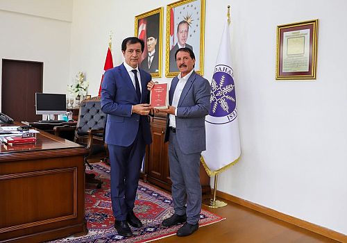 Halk Ozanı Âşık Mustafa Aydın’dan Rektör Prof. Dr. Öztürk Emiroğlu’na Ziyaret