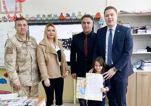 Hanak Atatürk İlkokulu'nda karne töreni düzenlendi