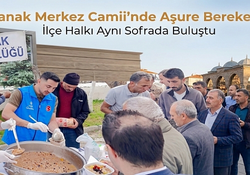 Hanak Merkez Camii'nde Aşure Bereketi: İlçe Halkı Aynı Sofrada Buluştu