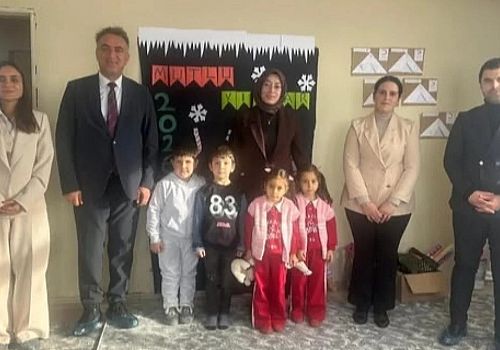 Hanak’ta Eğitime Yakın İlgi: Kaymakam Elif Meram Miniklerle Buluştu