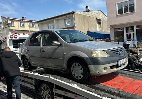 Hanak ta  korsan taşımacılık yapan ehliyetsiz sürücüye 27 bin 944 lira ceza kesildi.