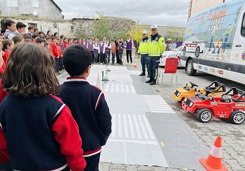 Hanak’ta Öğrencilere Kapsamlı Trafik Güvenliği Eğitimi