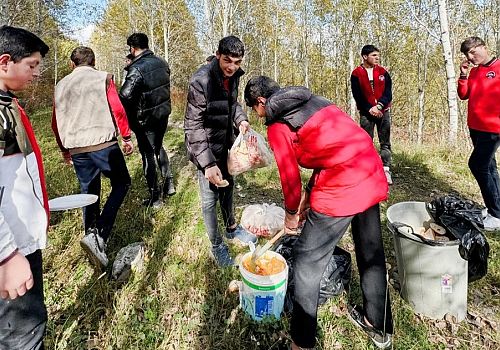 Hanak’ta sahipsiz hayvanlar için doğaya yiyecek bırakma etkinliği düzenlendi