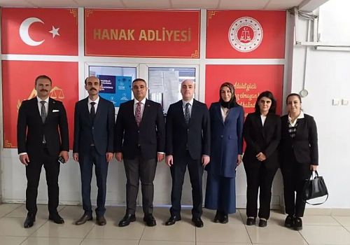 Hanak’ta Yargı ve Yönetim Arasında Güçlü İş Birliği: Bakanlık Yetkililerinden Kurum Ziyareti
