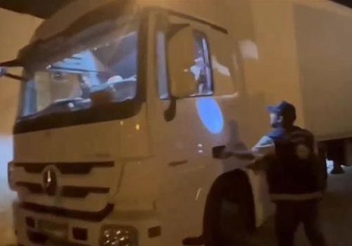 Hatay’da Tırın Dorsesinde 16 Kaçak Göçmen Yakalandı: 2 Şüpheli Tutuklandı