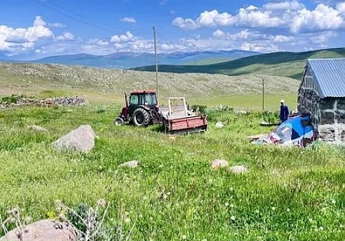 Haziranla birlikte hareketlenen Ardahan yaylalarında göç hazırlıkları başladı
