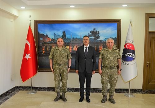 Hedef Selef Komutanlar dan Ardahan Valislne ziyaret 