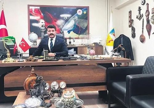 İki yıl önce atanan Hüseyin Geçgel, geçmişten gelen antika merakıyla Ardahan'a yeni bir heyecan getirdi