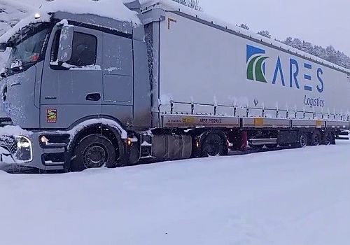 Ilgar Dağı Geçidi’nde Tırlar Mahsur Kaldı: Şoförler Yardım Bekliyor