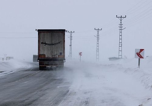Ilgar Dağı’nda Tipi Alarmı: Tırlara Geçiş Yasağı