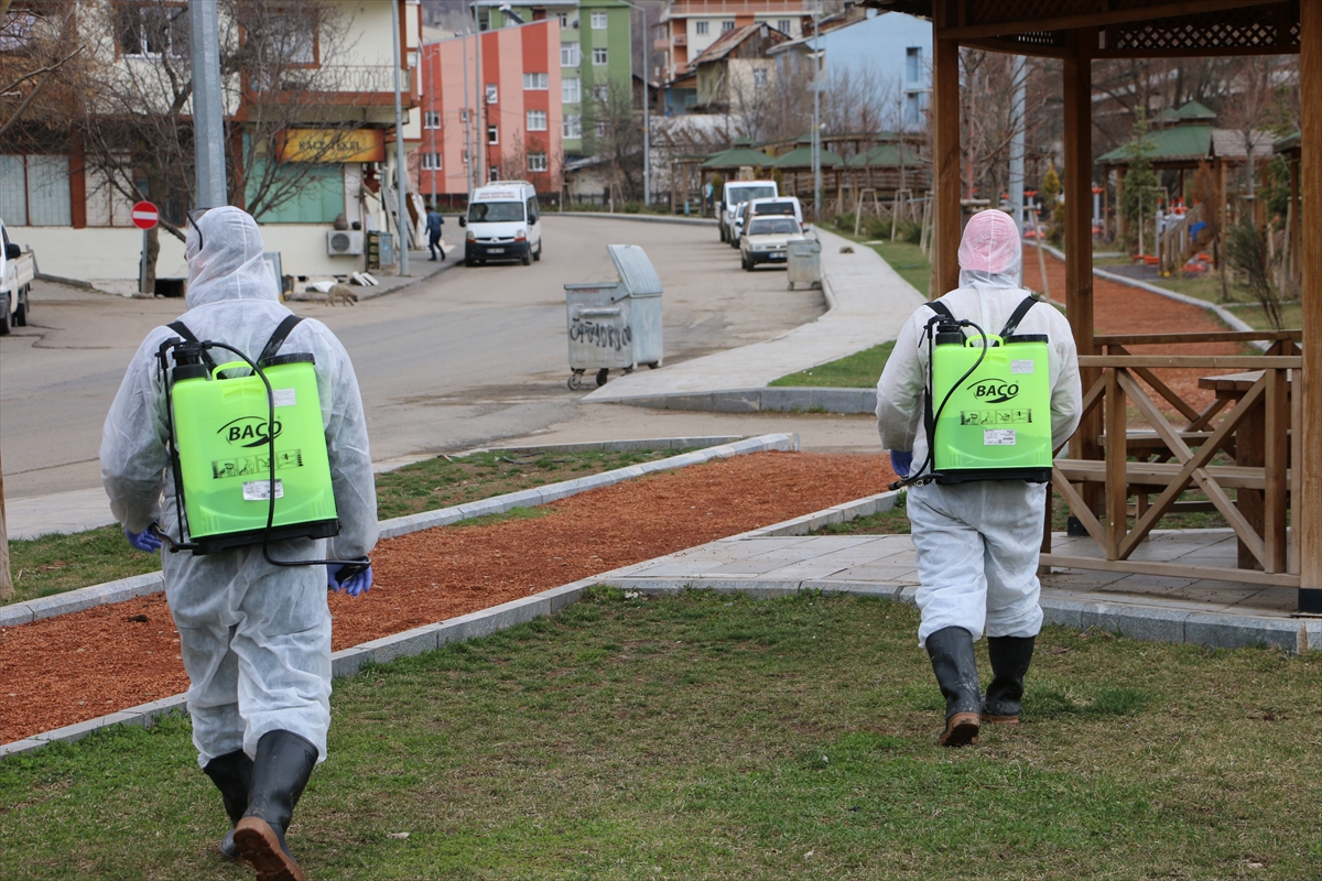 İspir'de koronavirüse karşı dezenfeksiyon yapılıyor