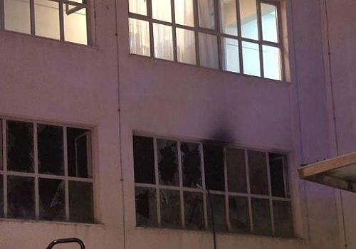 İstanbul Maltepe'deki bir huzurevinde çıkan yangın itfaiye ekiplerince söndürüldü.