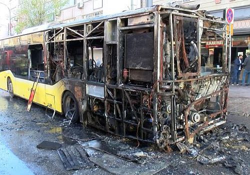 İstanbul Ümraniye'de İETT otobüsünde yangın çıktı