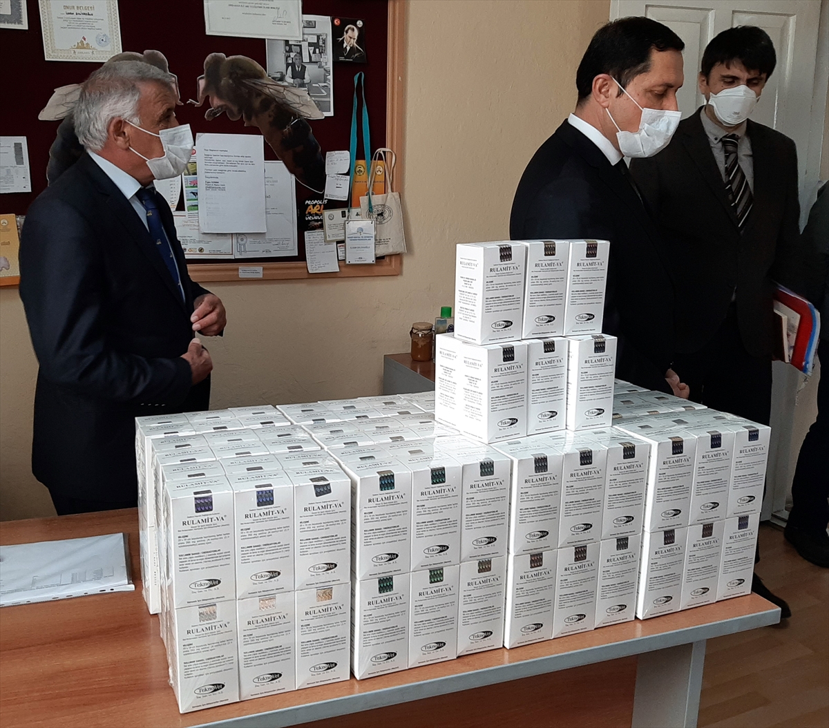 Ardahan da Kafkas arısını varova hastalığından korumak için çalışma başlatıldı