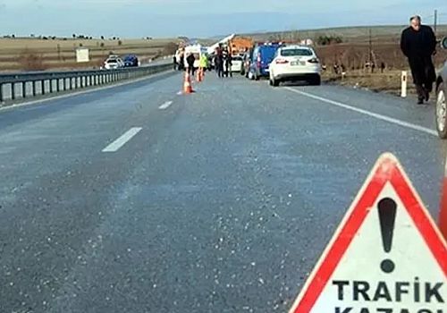 Kars-Ardahan Karayolunda Tır Devrildi: Yol Tek Yönlü Ulaşıma Kapandı