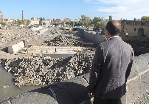 Kars Belediye Başkan Vekili Öksüz: Belediye Meclisi görevine devam ediyor