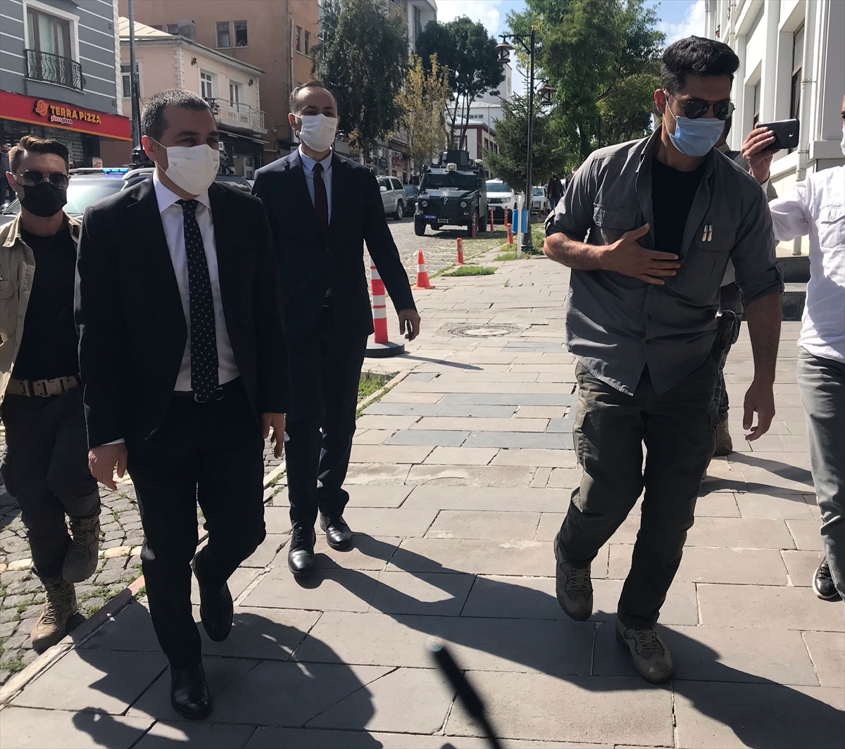 Kars Belediye Başkan Vekili olarak görevlendirilen Vali Türker Öksüz göreve başladı