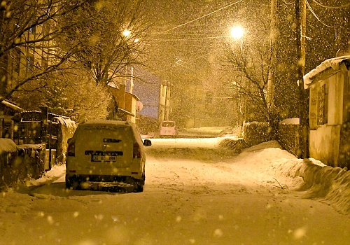 Kars, Erzincan ve Ardahan'da kar yağışı etkili oluyor