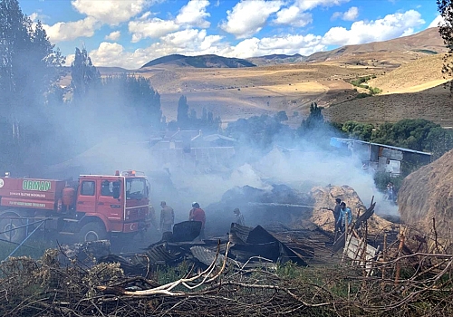 Kars'ta ev, ahır, samanlık ve odunluk yanarak kullanılamaz hale geldi