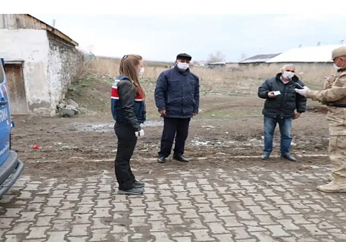 Kars'ta koronavirüs tedbirlerine uymayan 20 kişiye ceza