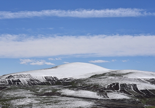 Kars'ta mayısta etkili olan kar ve soğuk hava kışı aratmadı