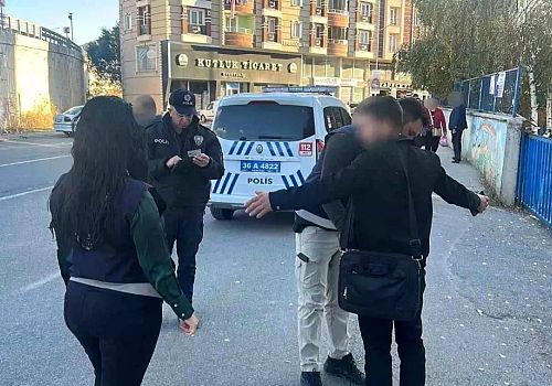 Kars’ta Okul Çevrelerinde Sıkı Denetim Velilerden Polis Ekiplerine Teşekkür