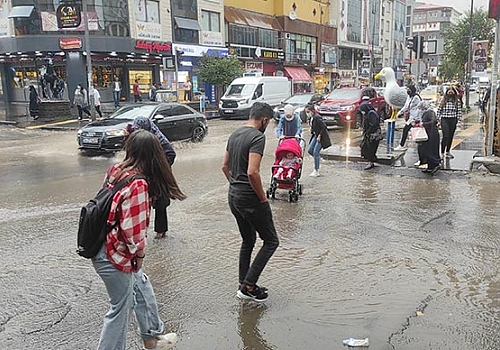 Kars'ta sağanak ve dolu 