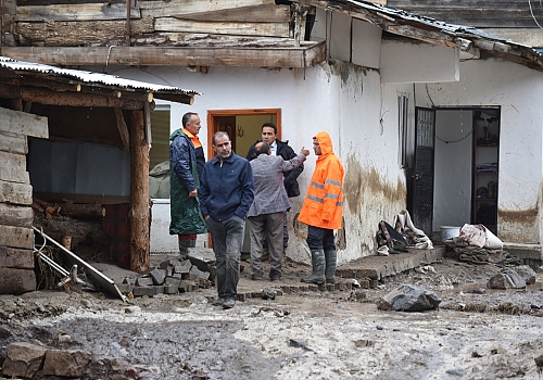 Kars'ta selin vurduğu köyde hasar tespit çalışması yeniden başladı