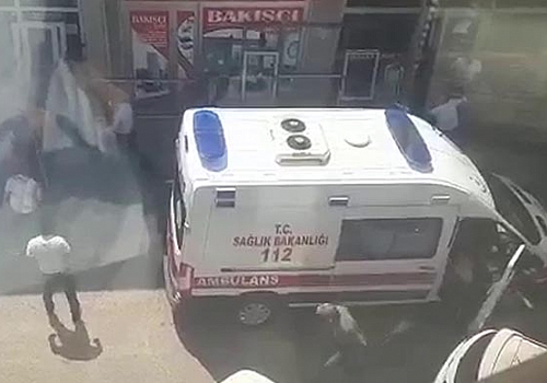 Kars’ta taşlı, sopalı, bıçaklı kavga kamerada