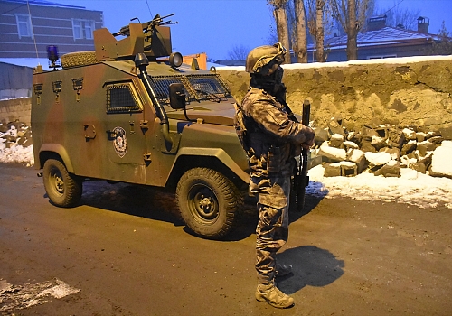 Kars'ta terör örgütü operasyonunda 3 şüpheli gözaltına alındı